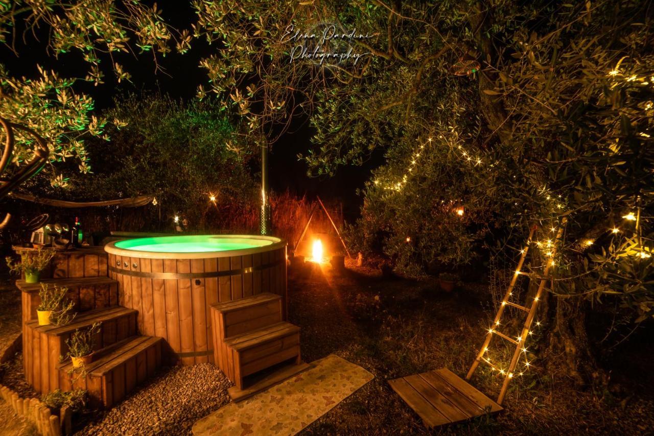 2 Cuori E 1 Yurta Glamping In Tuscany - Adults Only أسكيانو المظهر الخارجي الصورة
